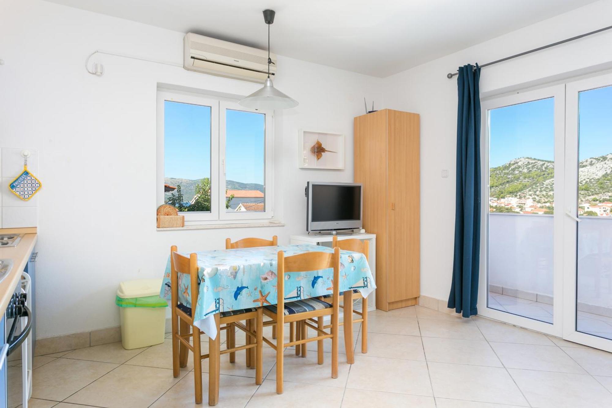 Family Friendly Apartments With A Swimming Pool Seget Vranjica, Trogir - 14409 Seget Donji Bagian luar foto