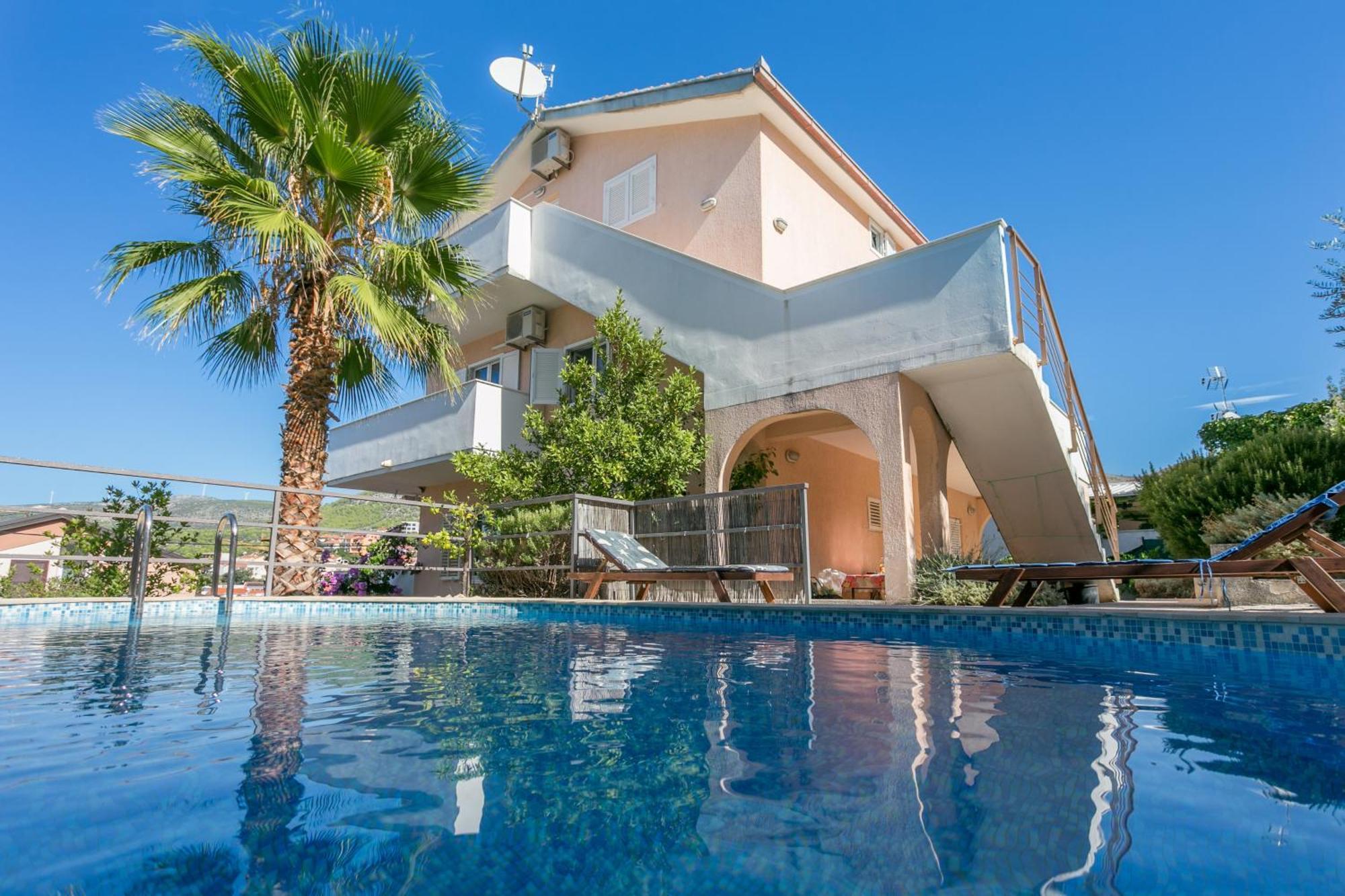 Family Friendly Apartments With A Swimming Pool Seget Vranjica, Trogir - 14409 Seget Donji Bagian luar foto