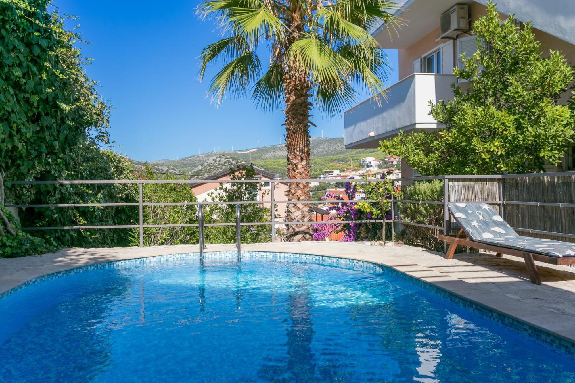 Family Friendly Apartments With A Swimming Pool Seget Vranjica, Trogir - 14409 Seget Donji Bagian luar foto