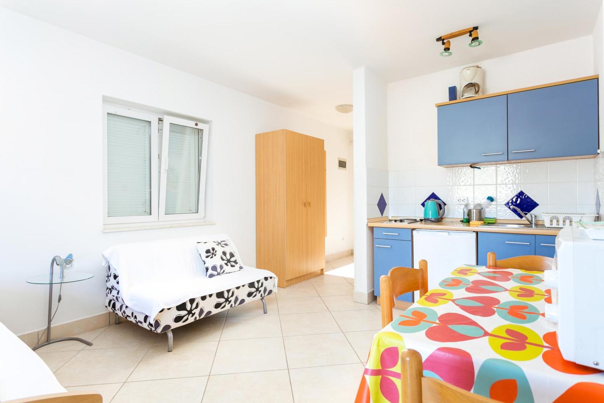 Family Friendly Apartments With A Swimming Pool Seget Vranjica, Trogir - 14409 Seget Donji Ruang foto